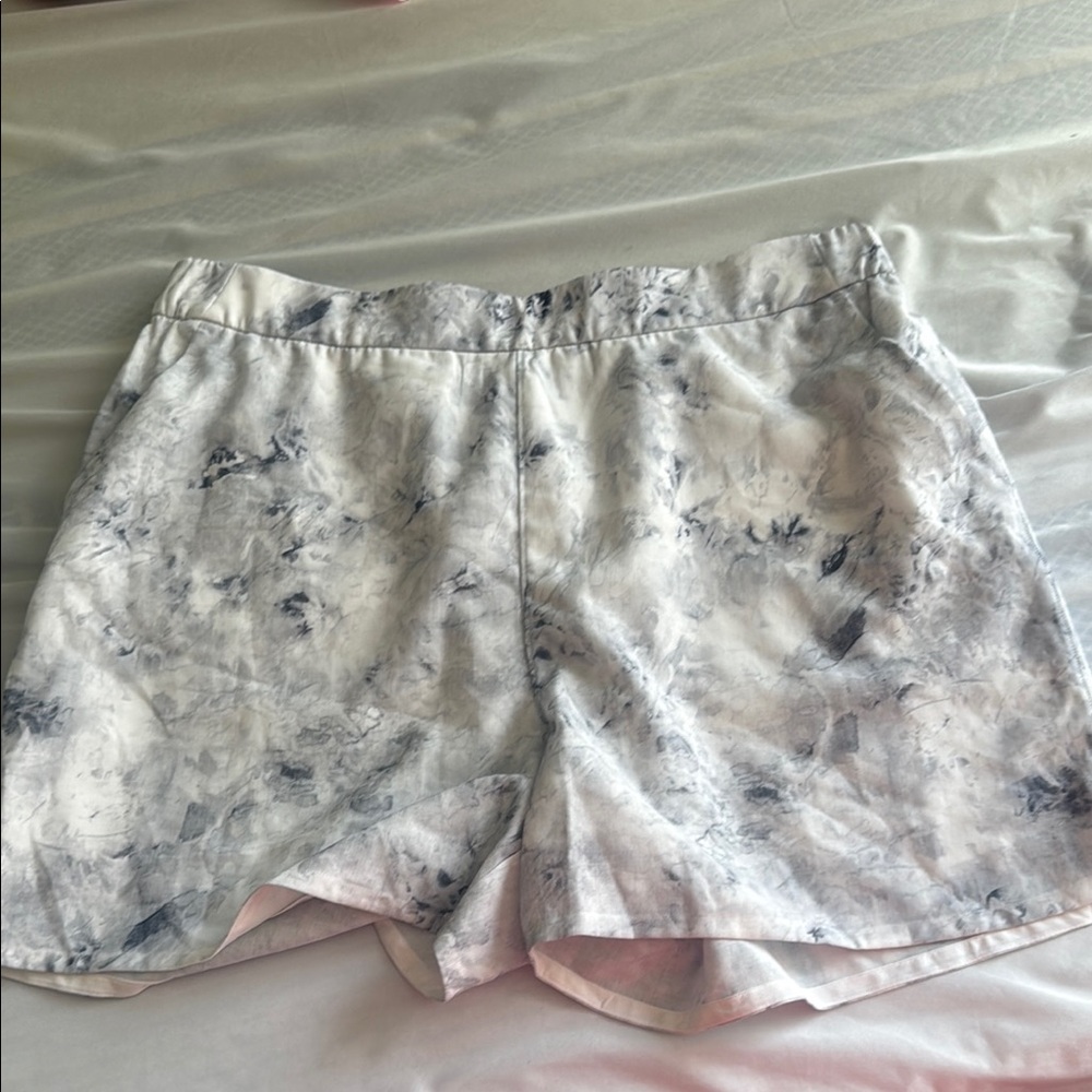 lululemon athletica Flat Fromt Relaxed Short 4.5”